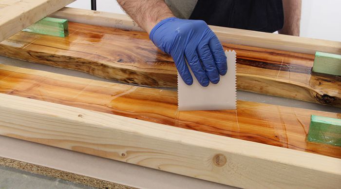 cách làm bàn epoxy bằng gỗ