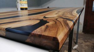 mặt bàn gỗ epoxy resin giá rẻ