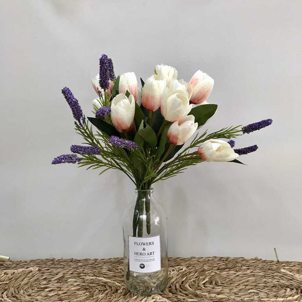 Lọ hoa tulip và lavender giả trang trí nhà cửa